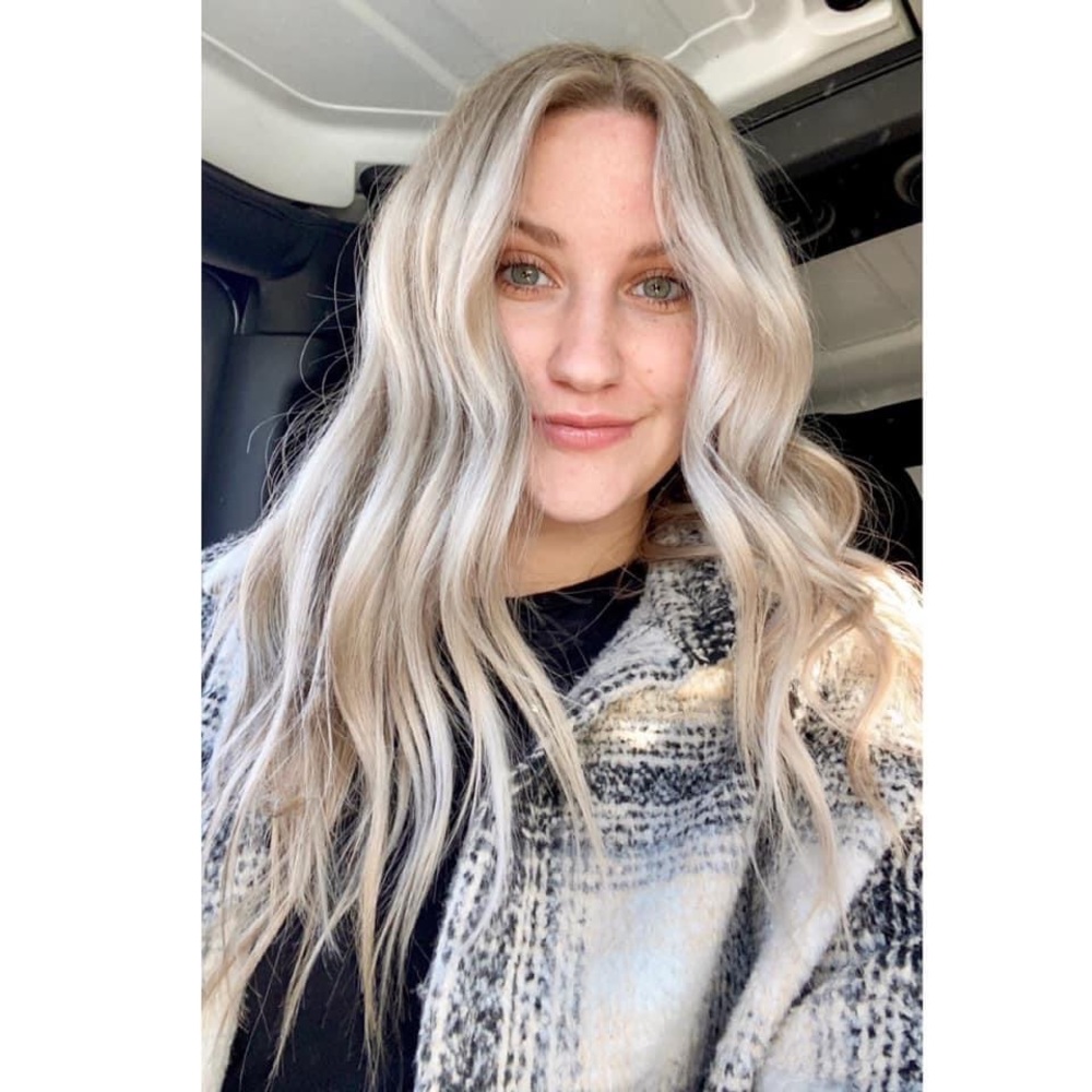 Meet your Posher, Holly